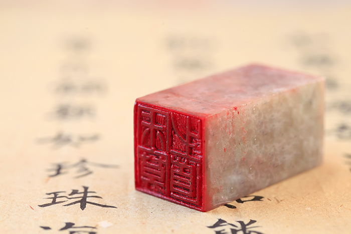 開(kāi)寫(xiě)傳記正在為廣州財(cái)富家族撰寫(xiě)回憶錄