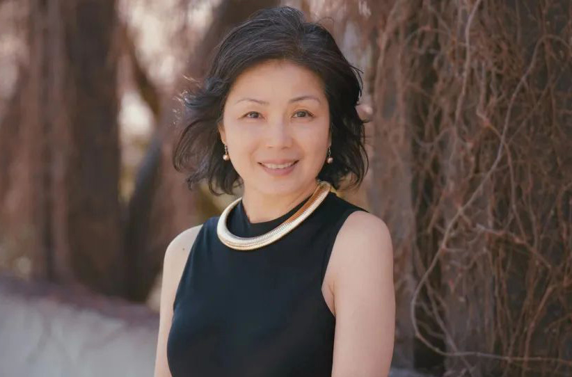 心漫（Cathy Xinman），雙語(yǔ)詩(shī)人、作家、劇作家：“……看了你的網(wǎng)站，很真實(shí)，有一種（省略）的美，憑直覺(jué)值得（省略）……”